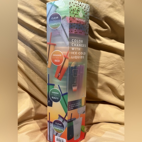 Color of Tumblers Changes Instantly with Cold Beverages - Picture 3 of 8